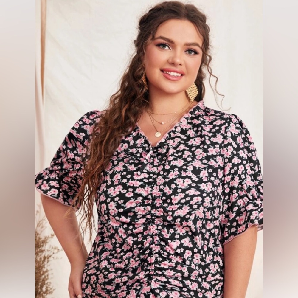 Soft & Silky and Simply pretty floral blouse. Size XL(12) Brand New